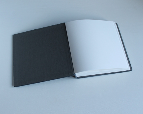 Gästebuch - Album "Herz" aus grauem Büffelleder, mittelgroß